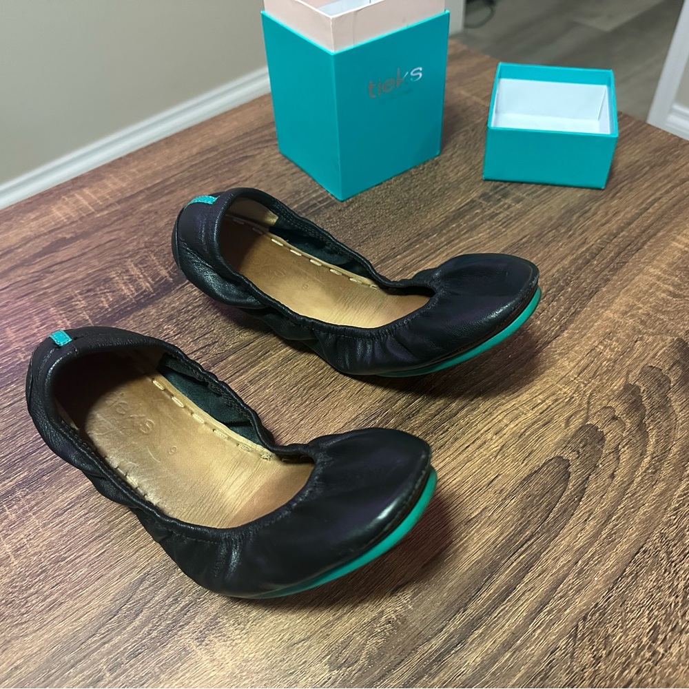 Tieks Black Ballet Flats 9 w box